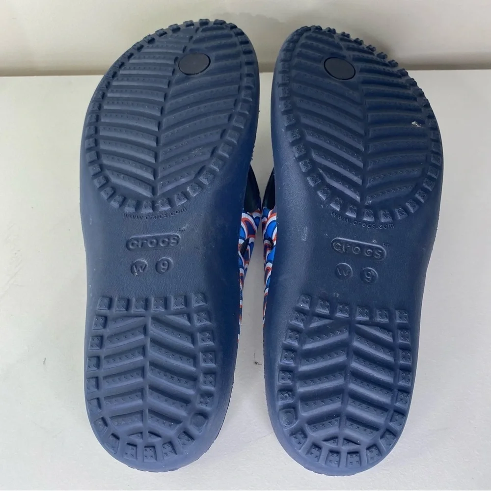 Women’s Crocs Kadee Blue Red Patterned Flip Flops Thongs Sanals Summer Comfort 9